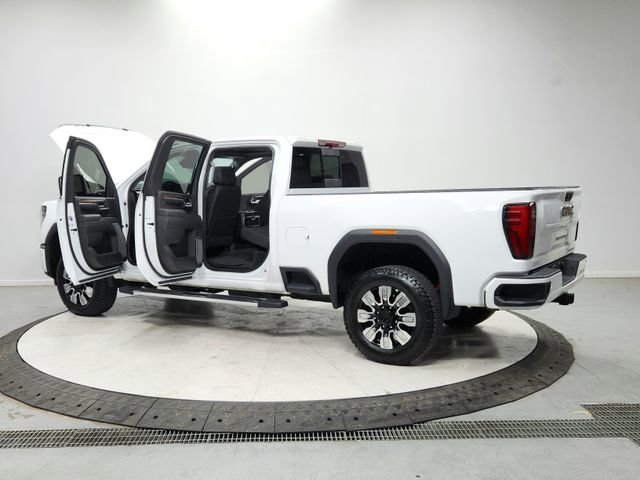 Used 2025 GMC Sierra 2500 Denali image 13