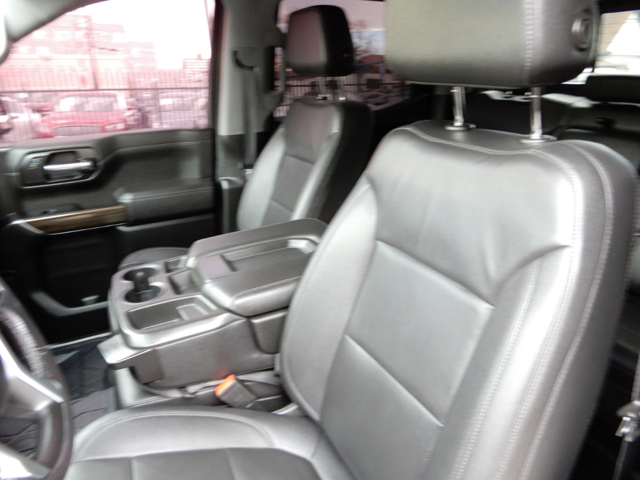 Used 2022 Chevrolet Silverado 1500 LT w/ Leather Package image 12