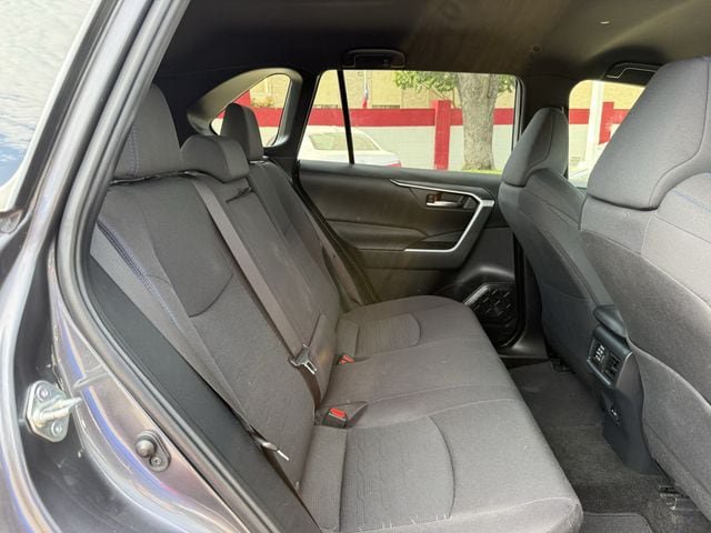 Used 2022 Toyota RAV4 SE AWD/4WD image 31