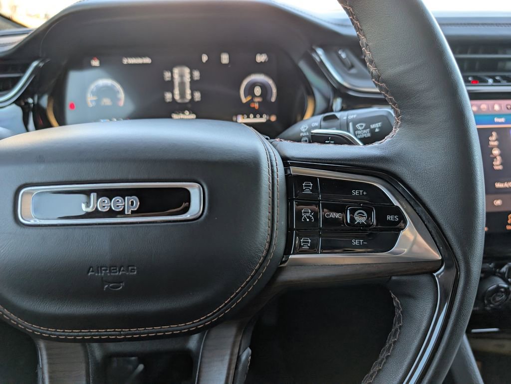 Used 2023 Jeep Grand Cherokee Summit w/ Luxury Tech Group V image 29