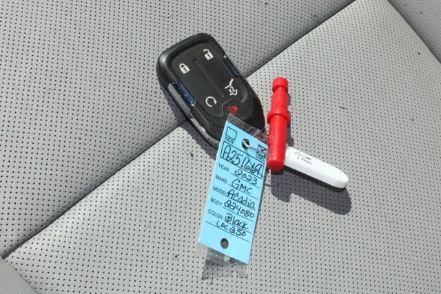 Certified 2023 GMC Acadia SLT image 6