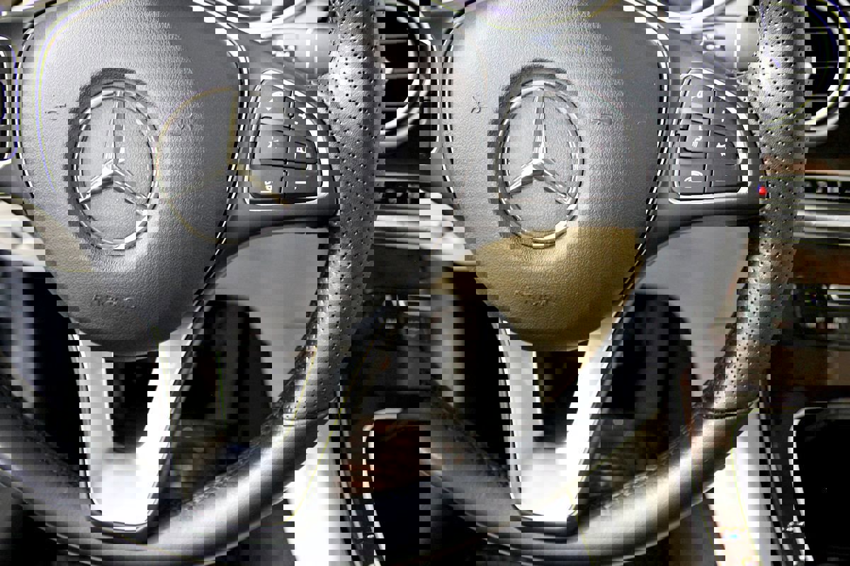 Used 2017 Mercedes-Benz GLC 300 4MATIC image 29