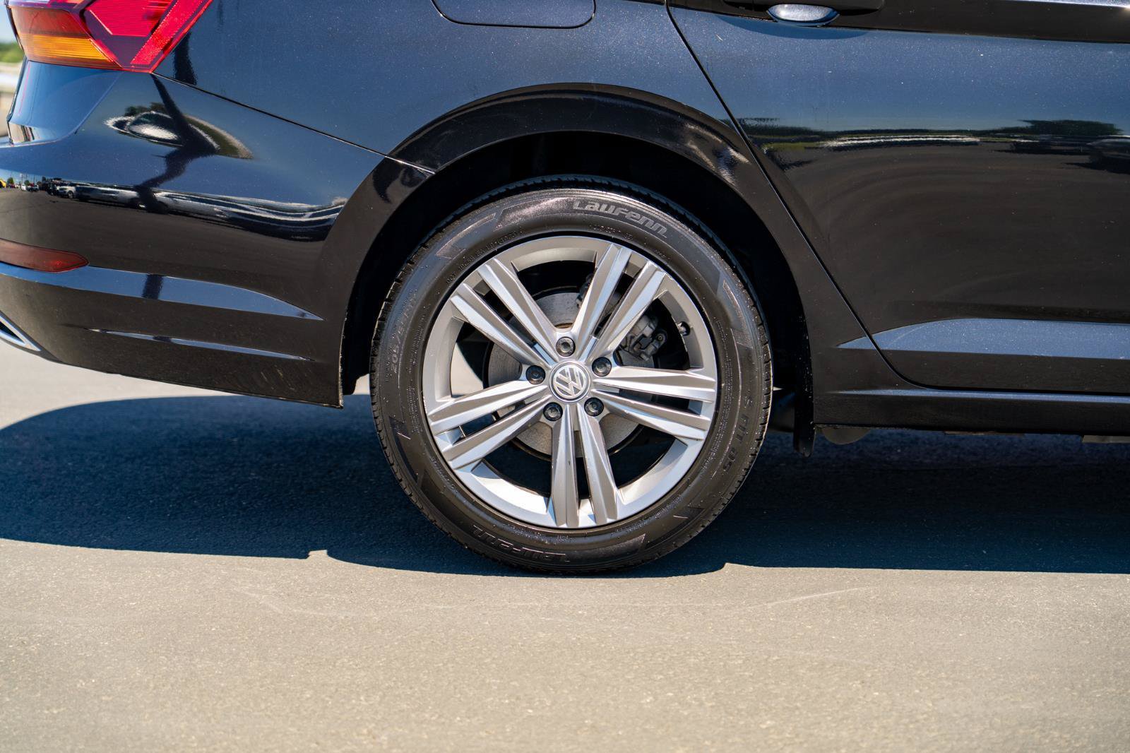 Used 2019 Volkswagen Jetta R-Line FWD image 9