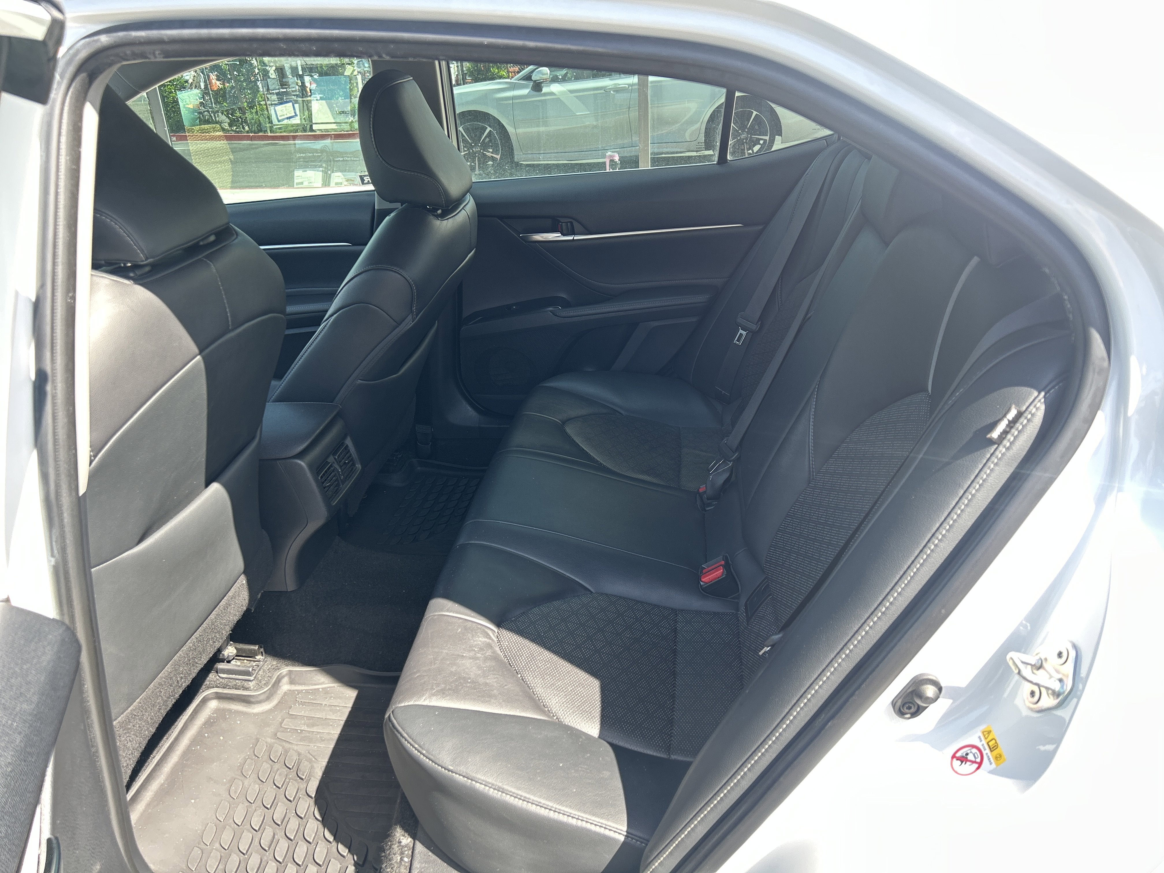 Used 2018 Toyota Camry XSE image 18