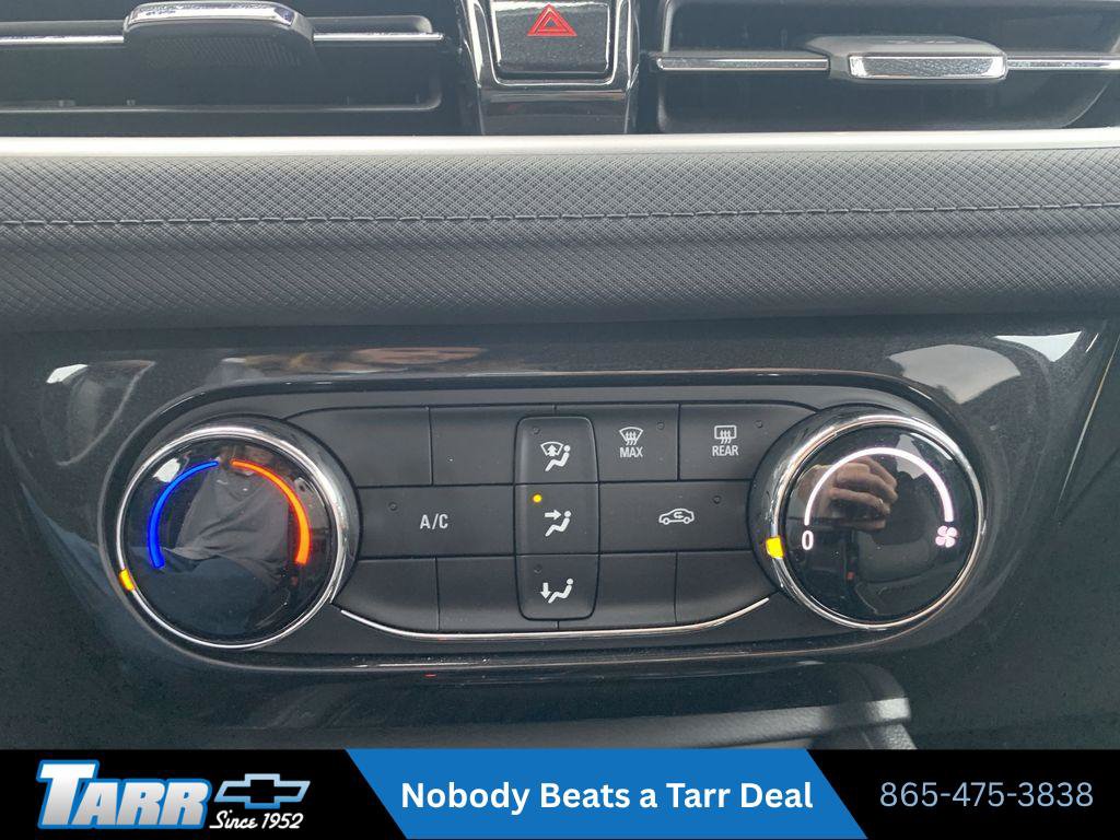 Used 2025 Chevrolet TrailBlazer LT AWD/4WD image 16