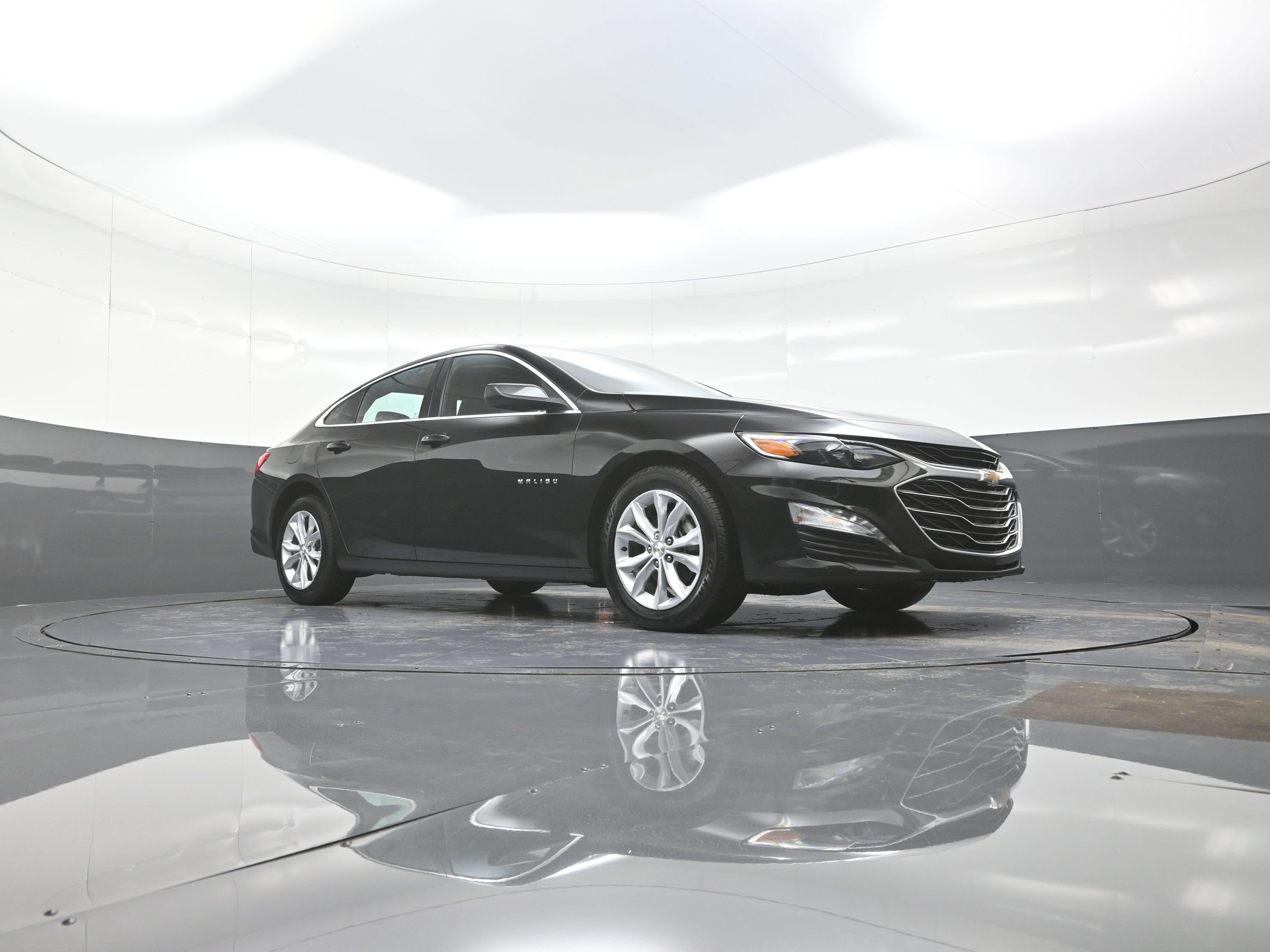 Used 2025 Chevrolet Malibu LT image 9