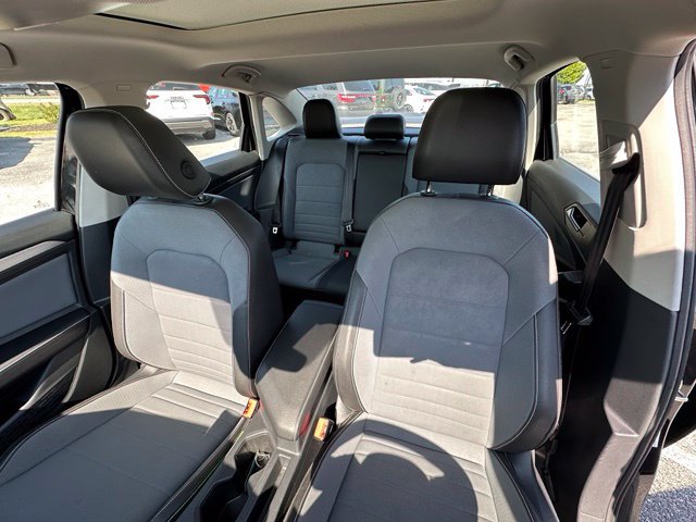 Used 2025 Volkswagen Jetta SE FWD image 30