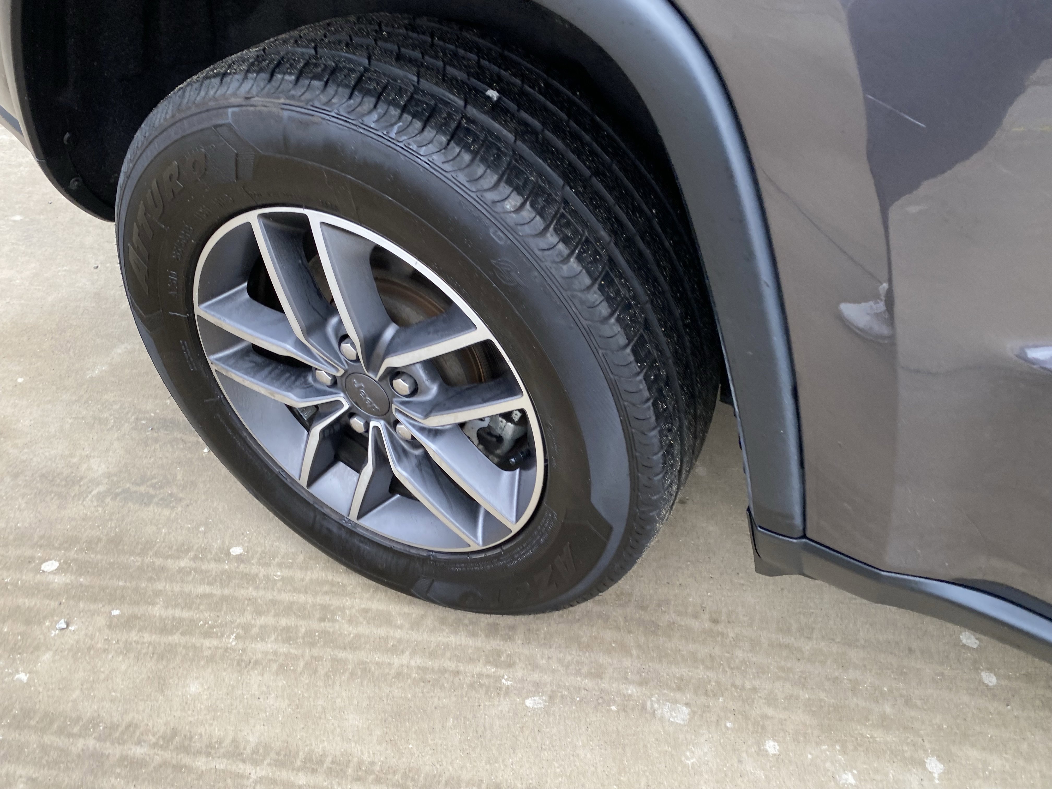 Used 2021 Jeep Grand Cherokee Limited image 3