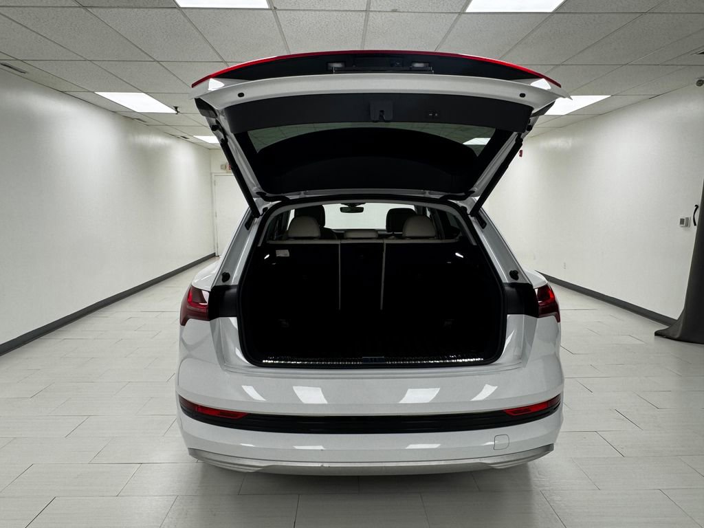 Used 2019 Audi e-tron Premium Plus image 36