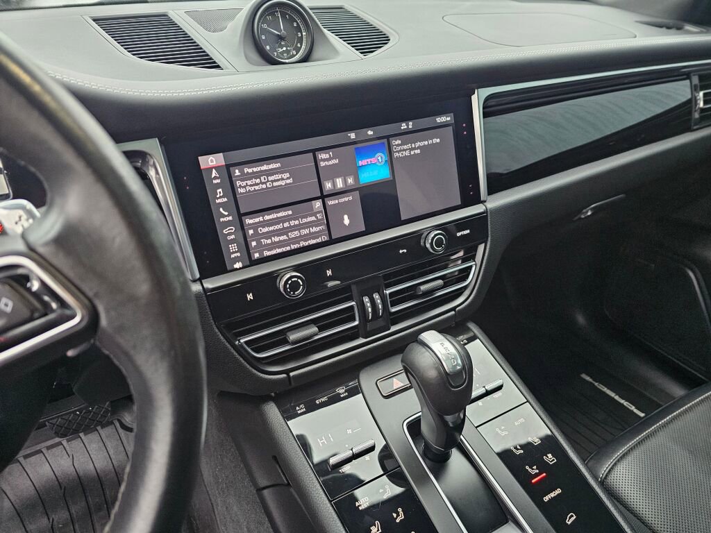Used 2023 Porsche Macan w/ Premium Package Plus image 28