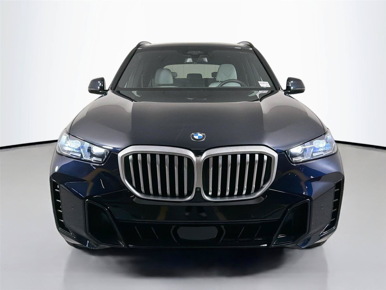 Used 2025 BMW X5 sDrive40i w/ M Sport Package RWD image 2