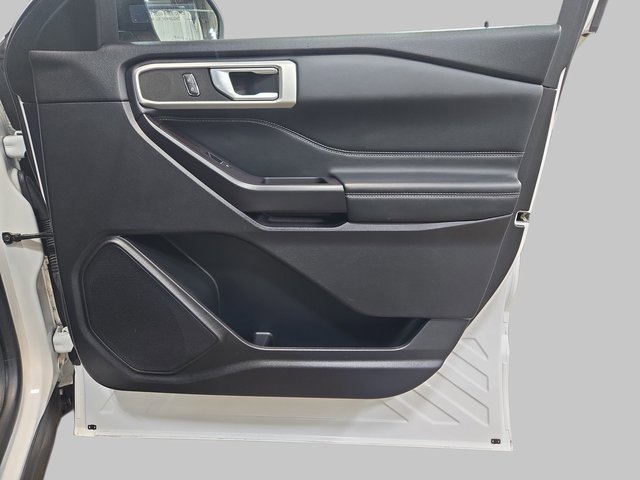 Used 2020 Ford Explorer XLT w/ Equipment Group 202A image 11