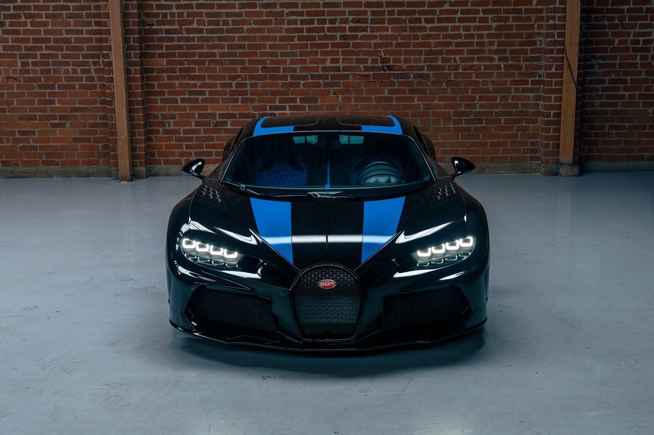 Used 2023 Bugatti Chiron Super Sport image 2