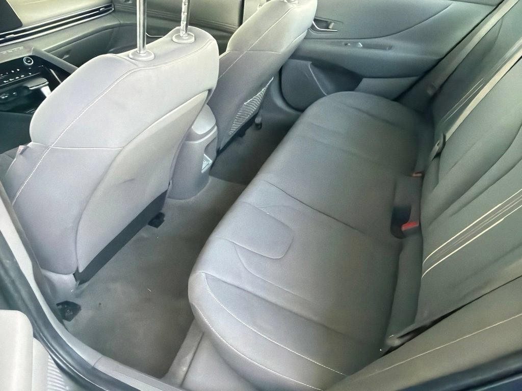Used 2024 Hyundai Elantra SEL w/ Convenience Package FWD image 9