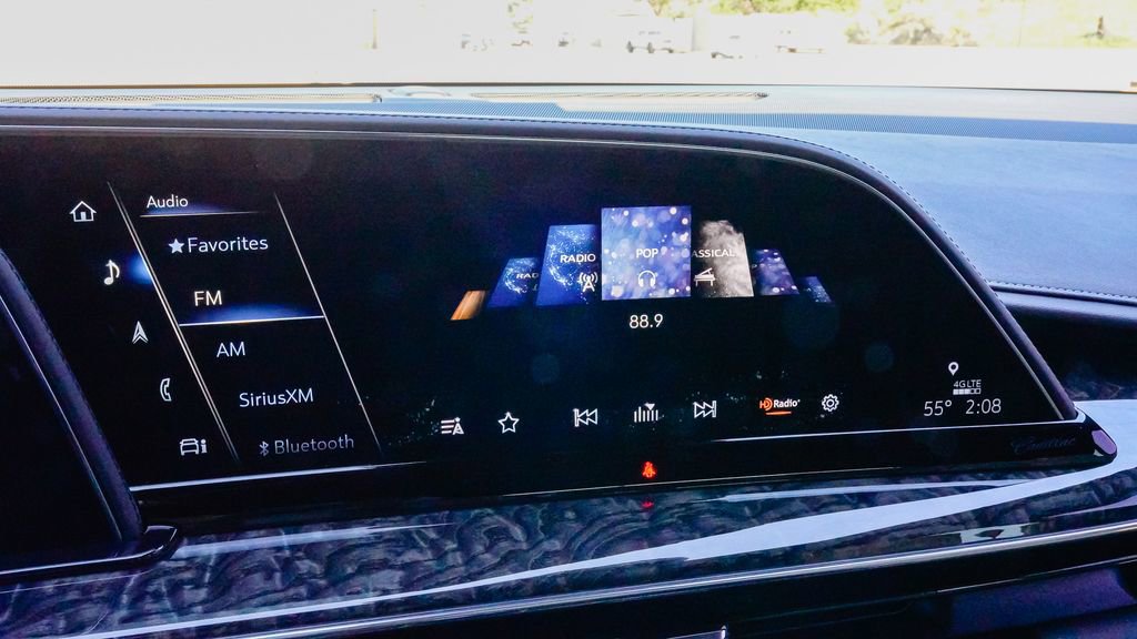 Certified 2021 Cadillac Escalade Premium Luxury image 21