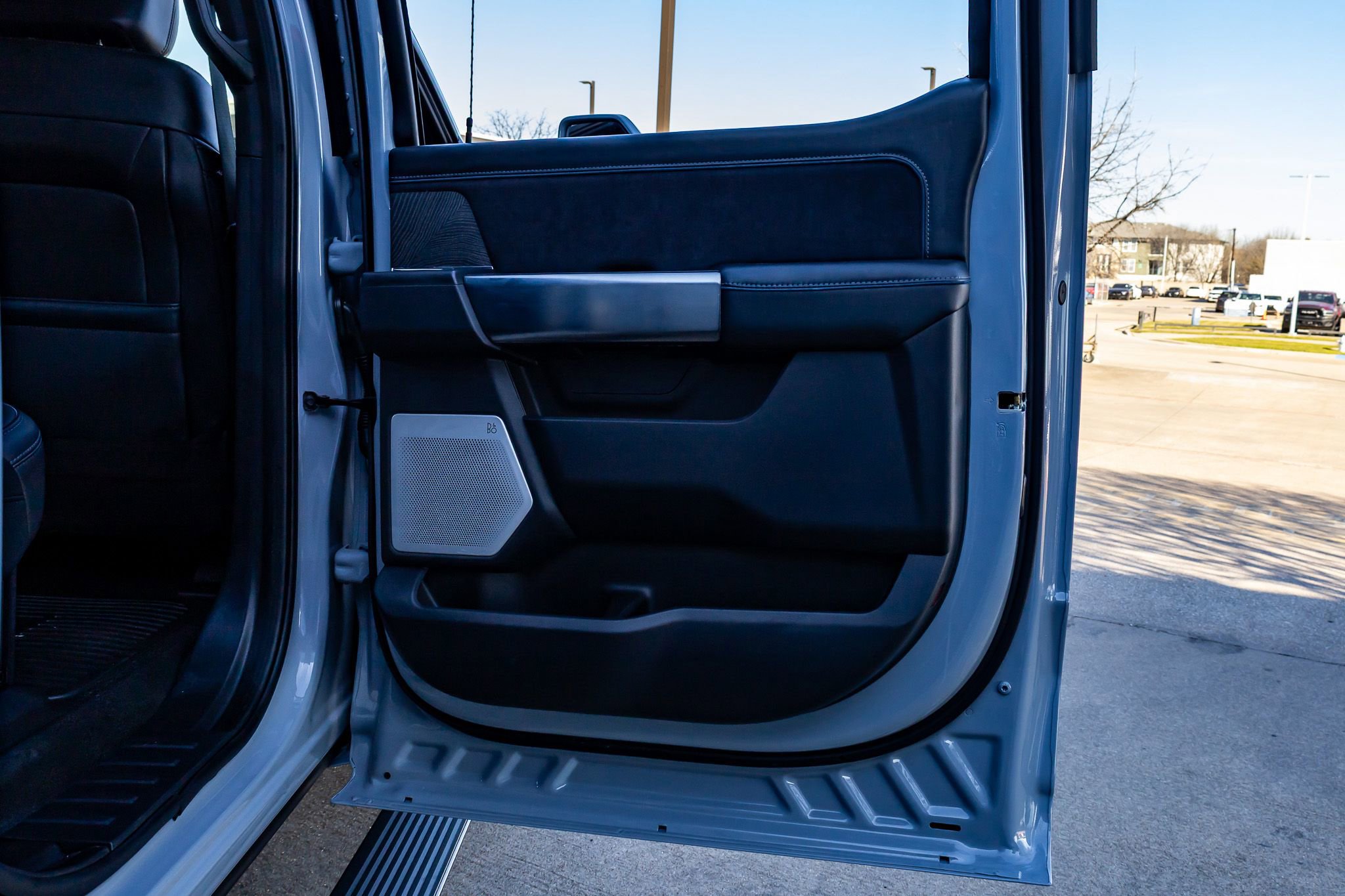 Used 2025 Ford F450 Platinum w/ FX4 Off-Road Package image 37