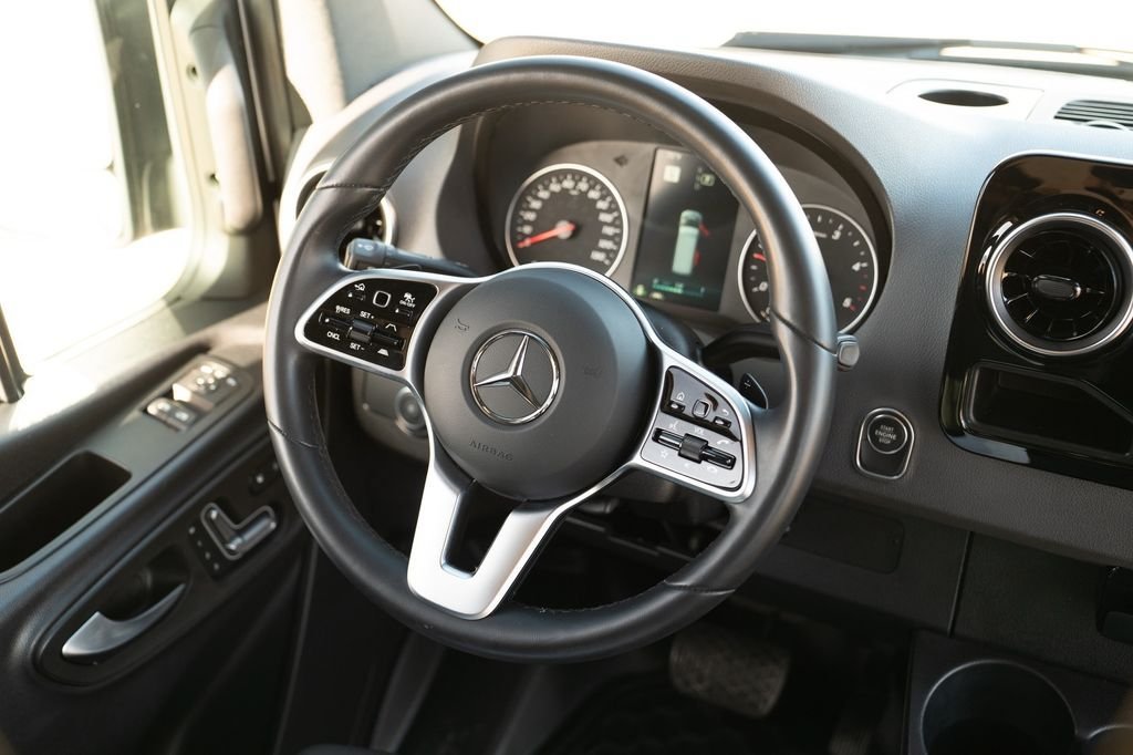 Used 2023 Mercedes-Benz Sprinter 2500 image 19