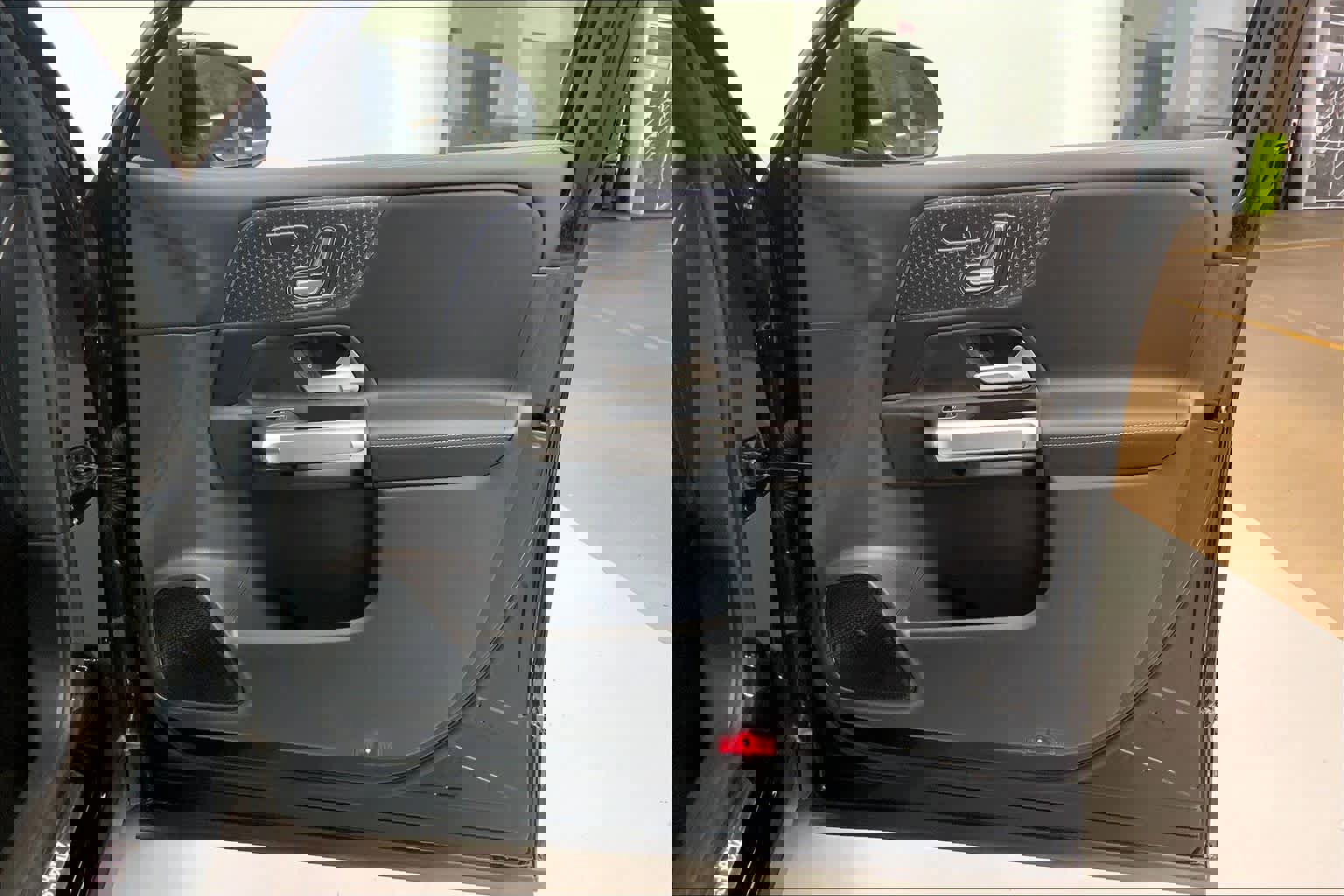 Used 2025 Mercedes-Benz GLB 250 image 10