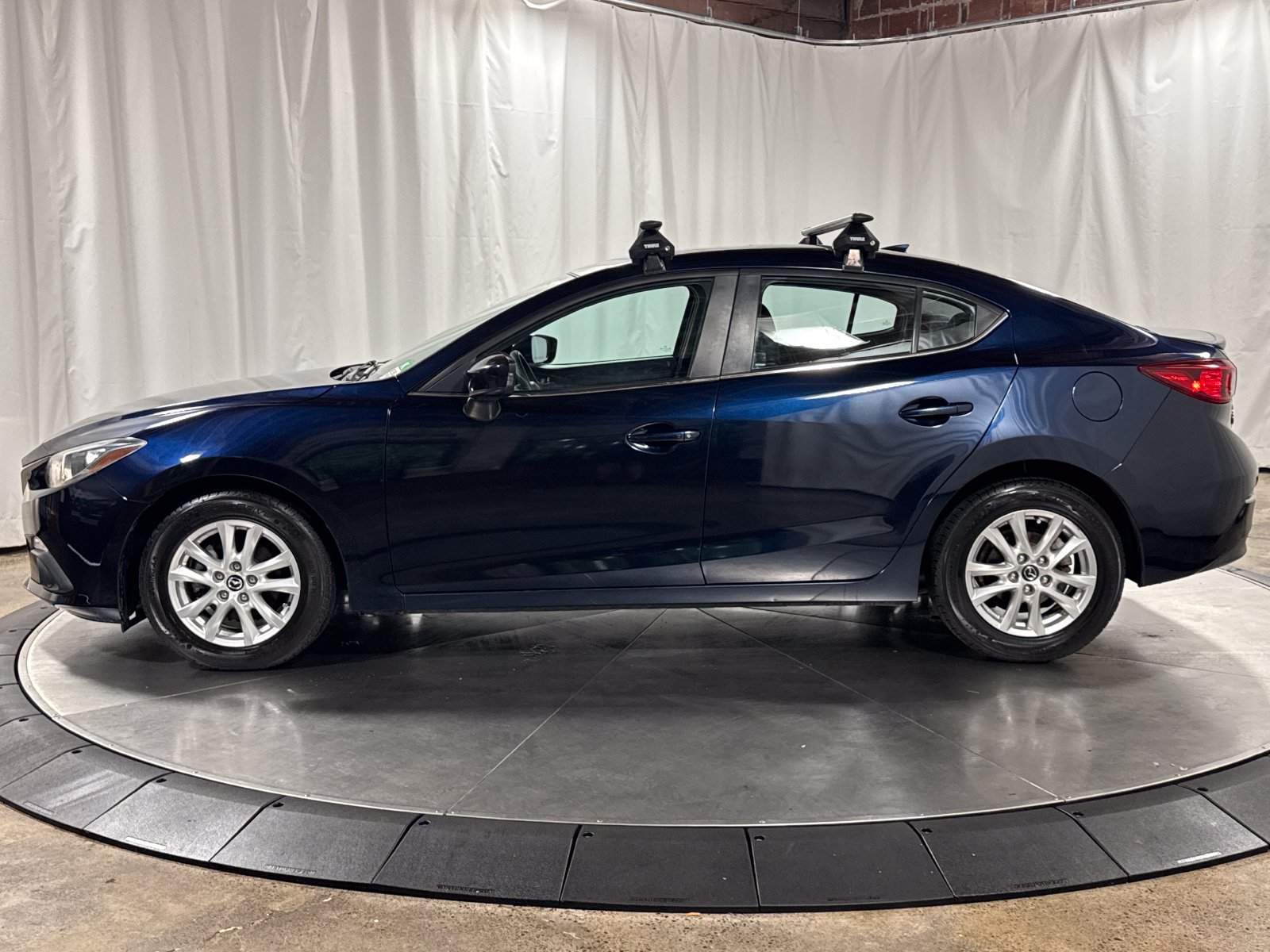 Used 2015 MAZDA MAZDA3 i Touring w/ Technology Package FWD image 8