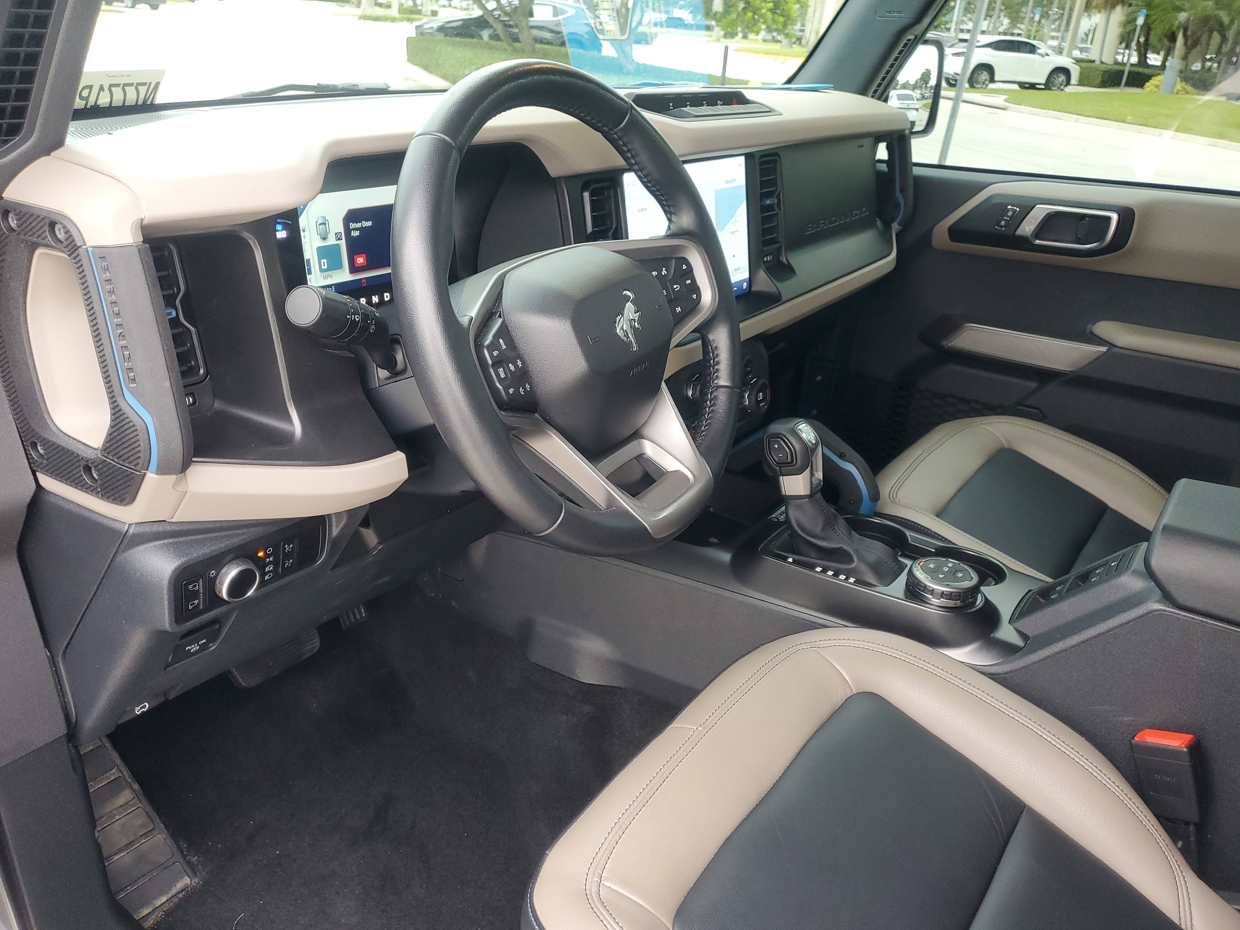 Used 2023 Ford Bronco Wildtrak image 19