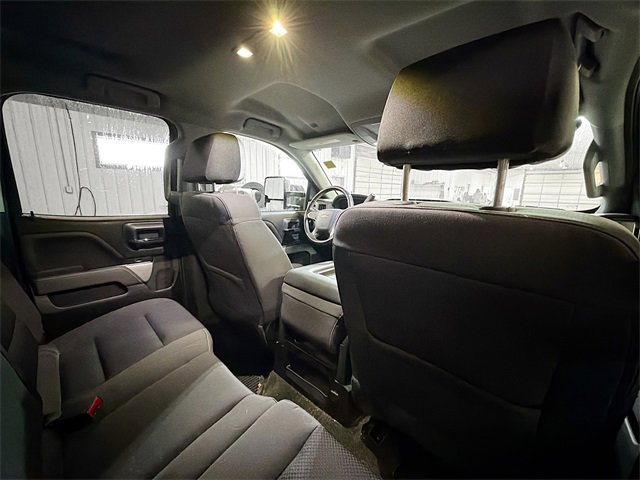 Used 2018 Chevrolet Silverado 1500 LT w/ Midnight Edition image 11