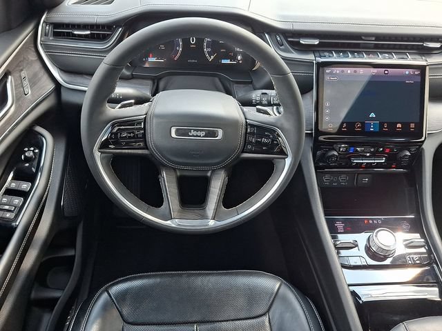 Used 2023 Jeep Grand Cherokee L Overland AWD/4WD image 2