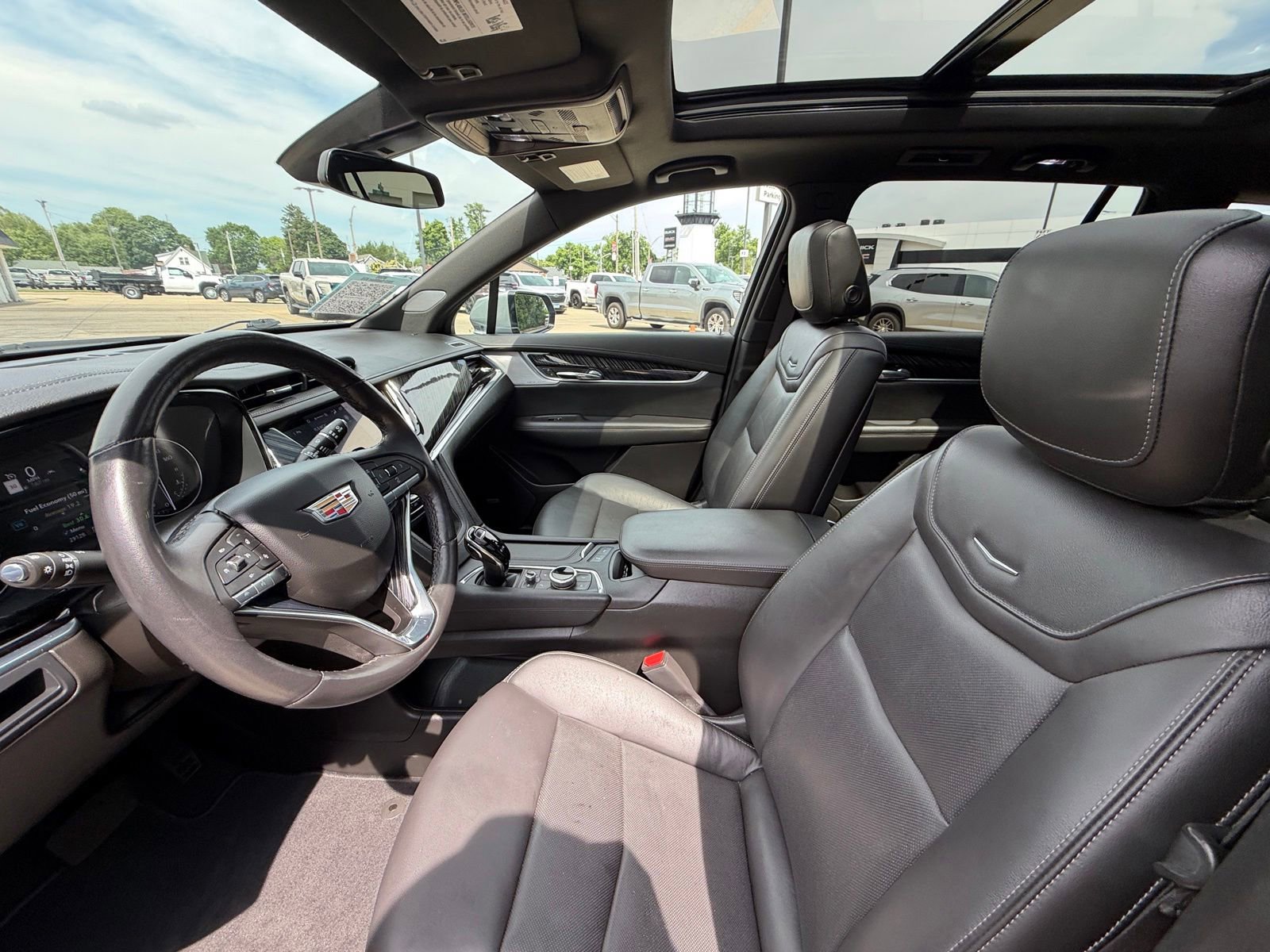 Used 2023 Cadillac XT6 Premium Luxury AWD/4WD image 26