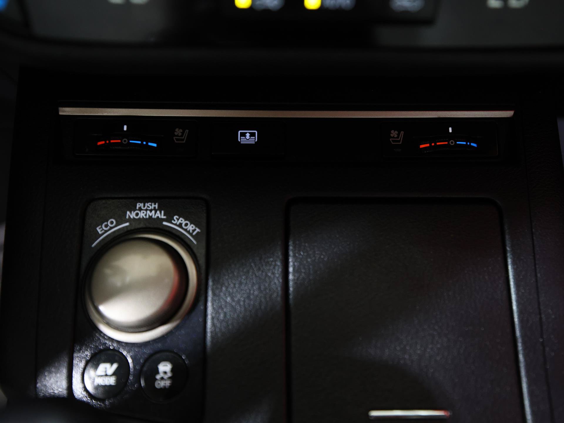 Used 2014 Lexus ES 300h w/ Luxury Package w/Bamboo Trim FWD image 21