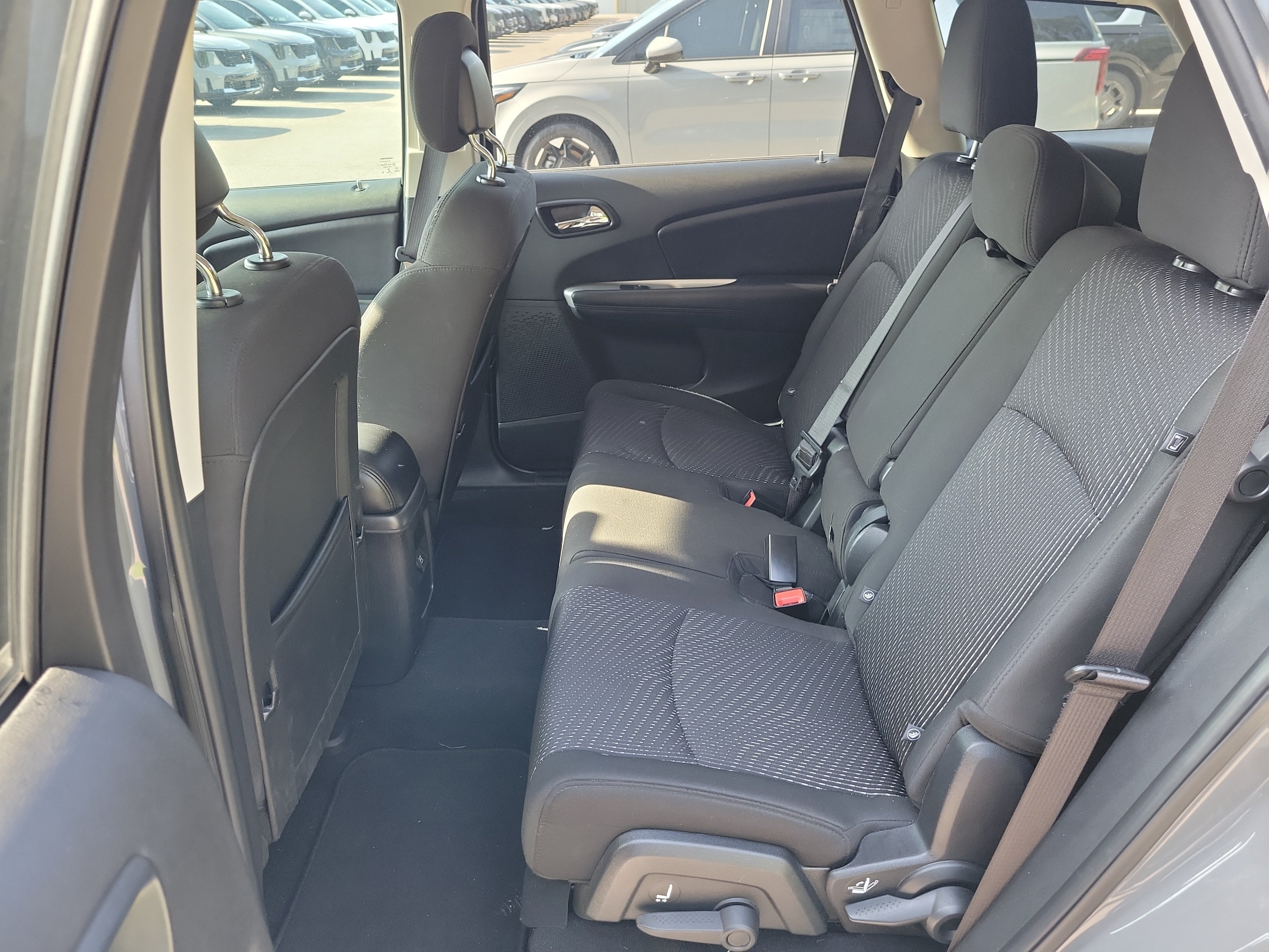 Used 2020 Dodge Journey SE w/ SE Popular Equipment Group FWD image 15