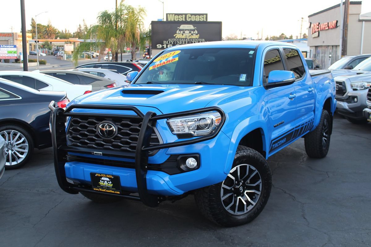 Used 2021 Toyota Tacoma TRD Sport AWD/4WD image 2