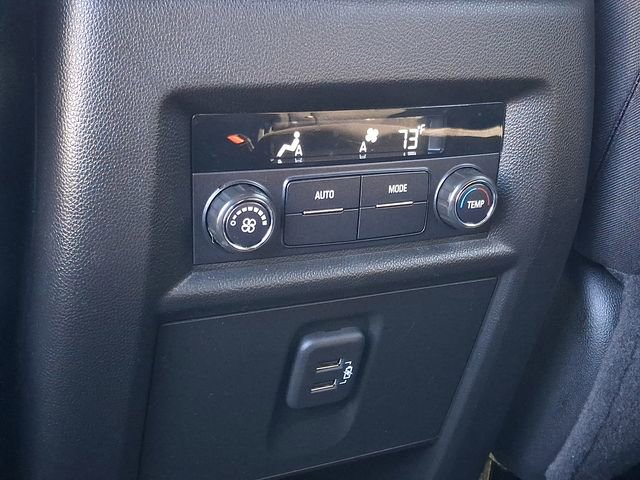 Used 2022 Chevrolet Traverse LT image 11