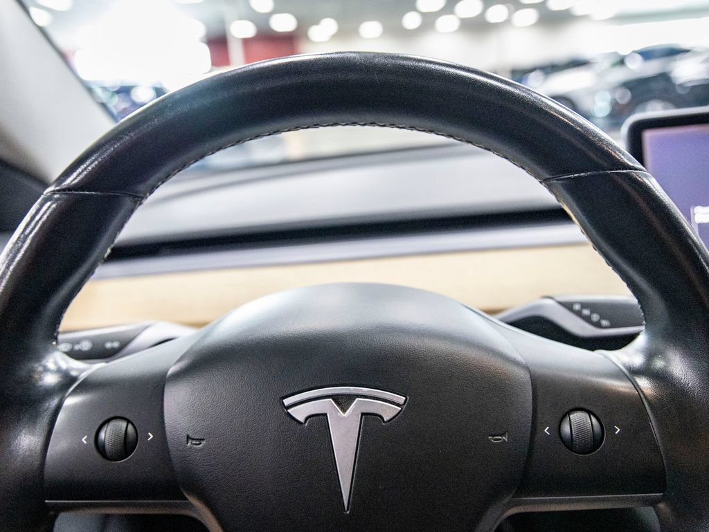 Used 2018 Tesla Model 3 Mid Range RWD image 15