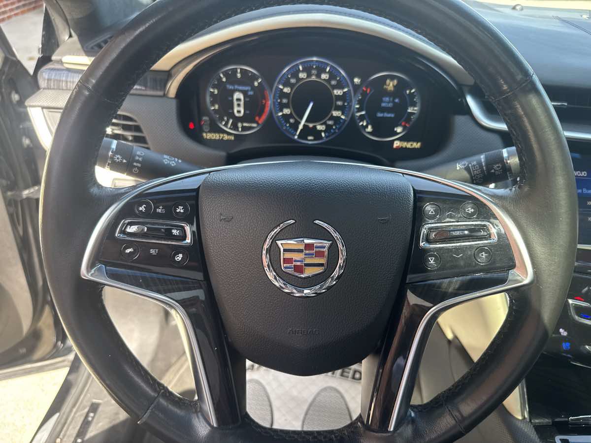 Used 2014 Cadillac XTS Platinum FWD image 17