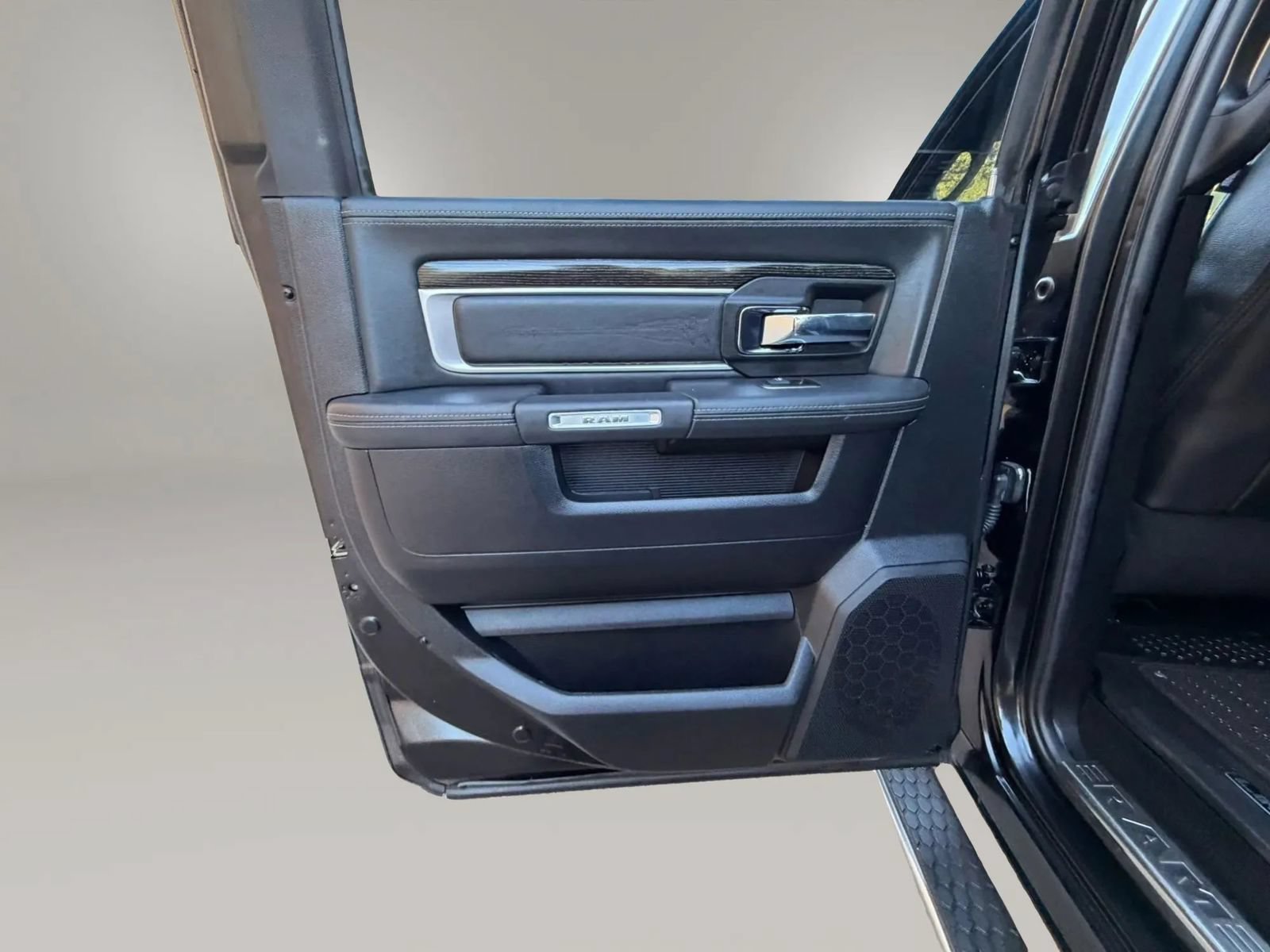 Used 2016 RAM 1500 Limited RWD image 39