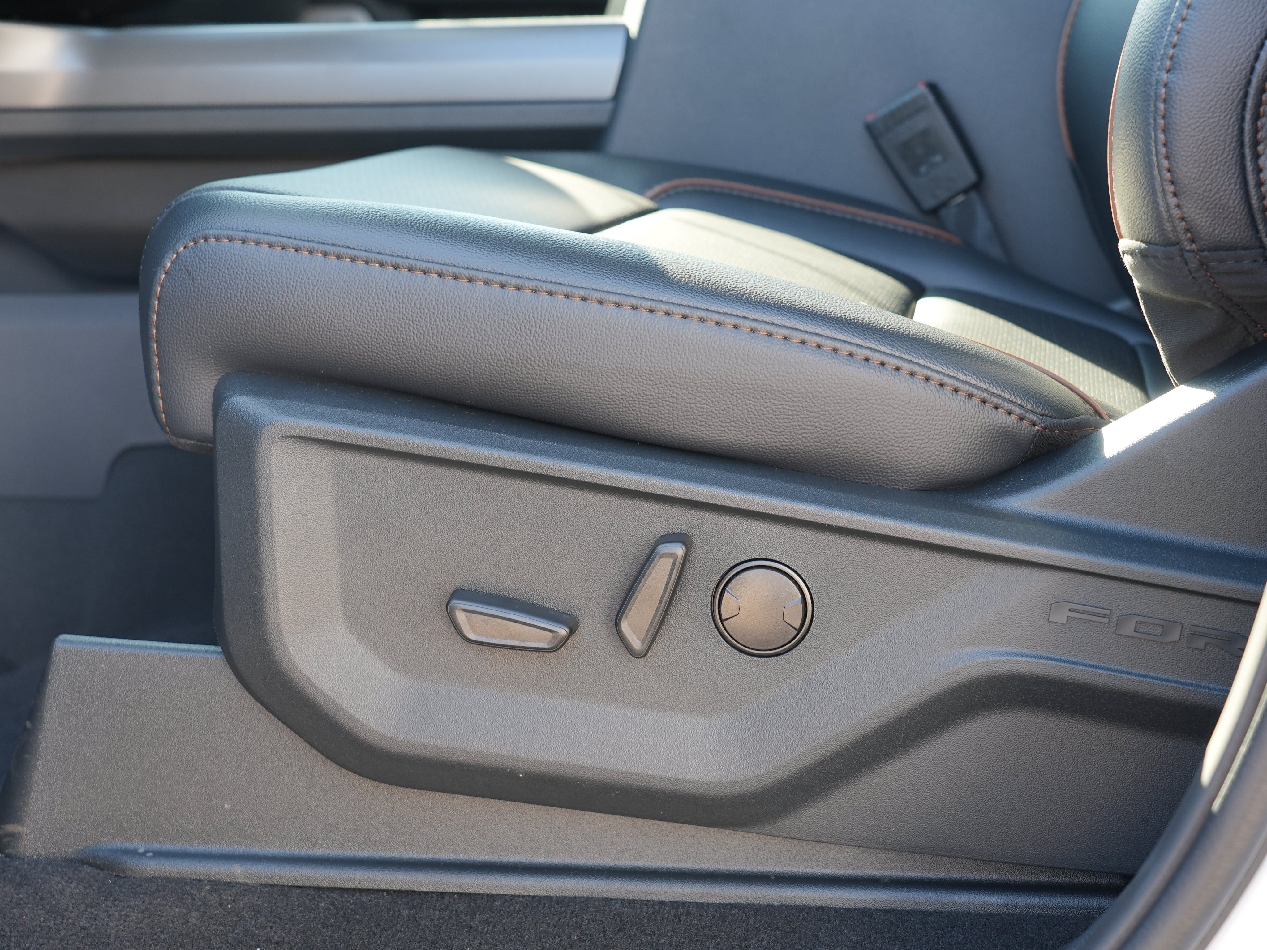 New 2026 Ford F350 4x4 Crew Cab Super Duty image 16