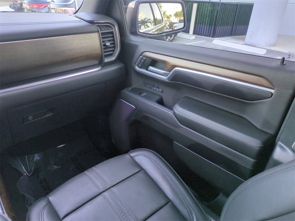 Used 2023 Chevrolet Silverado 1500 High Country w/ Technology Package image 17