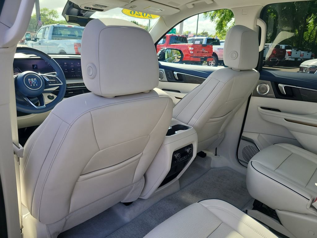 Used 2026 Buick Enclave Avenir w/ Super Cruise Package image 12