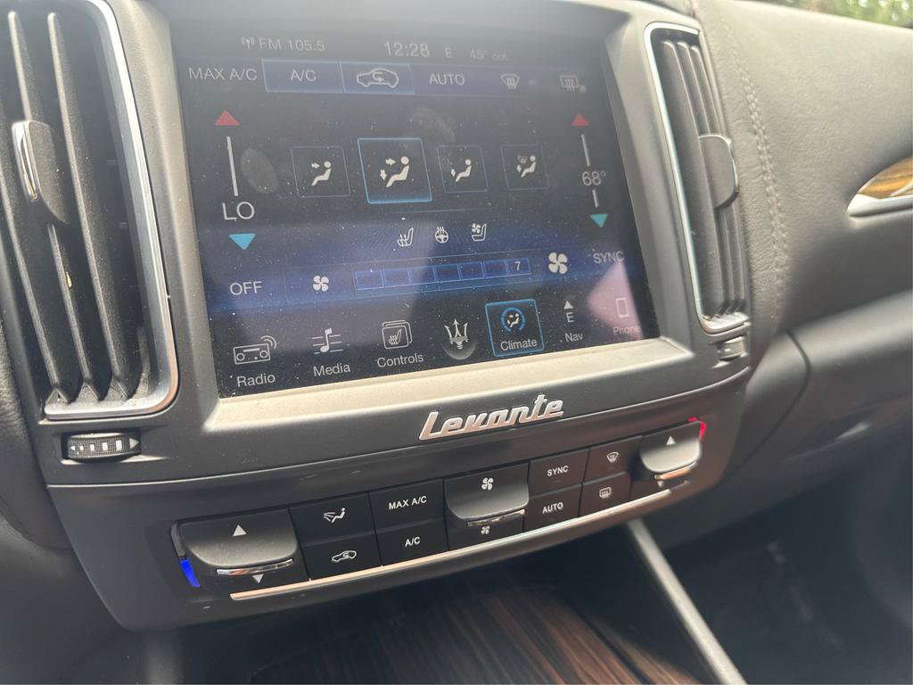 Used 2017 Maserati Levante w/ Luxury Package AWD/4WD image 23