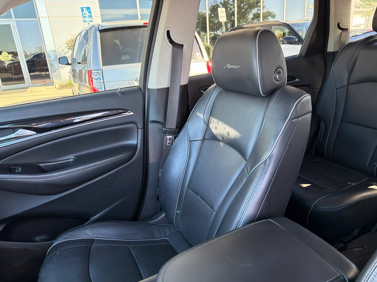 Used 2020 Buick Enclave Avenir w/ Avenir Technology Package AWD/4WD image 16