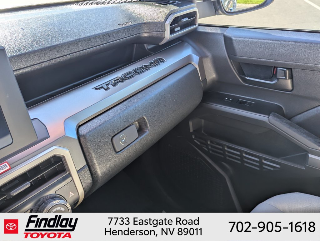 Certified 2025 Toyota Tacoma SR5 AWD/4WD image 32