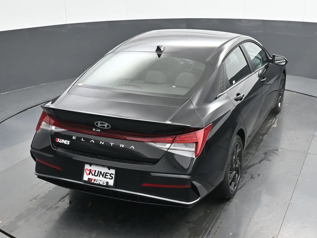 Used 2026 Hyundai Elantra SEL Sport Premium FWD image 37
