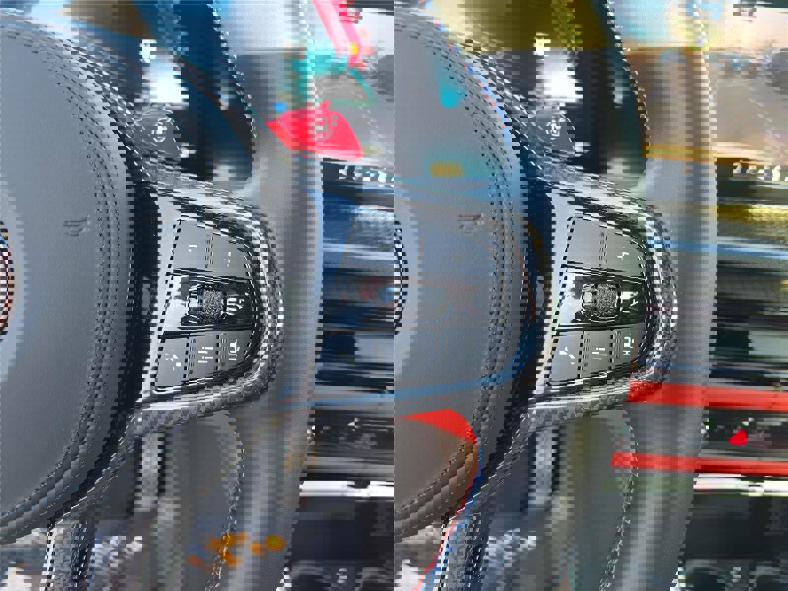 Used 2025 BMW M4 Coupe w/ Executive Package image 24