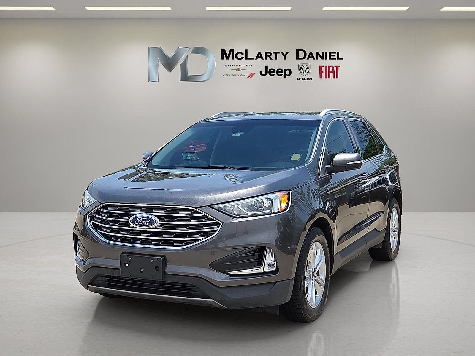 Used 2019 Ford Edge SEL w/ Equipment Group 201A FWD image 2