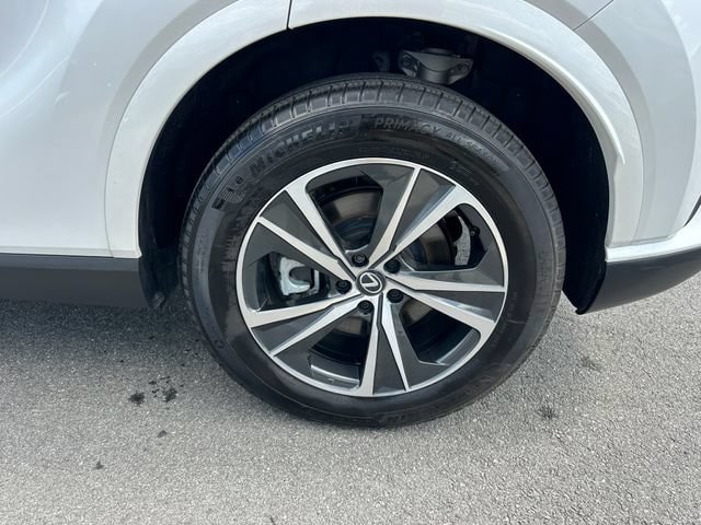Used 2025 Lexus RX 350 Premium w/ Accessory Package (Z1) FWD image 40