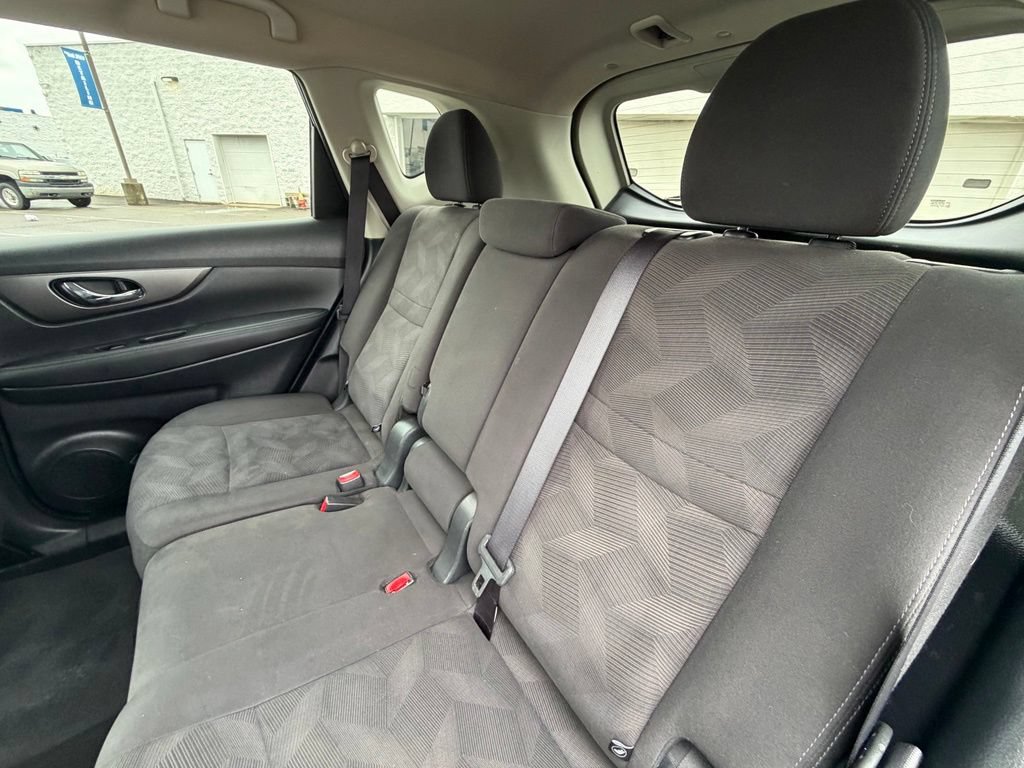 Used 2016 Nissan Rogue SV AWD/4WD image 8
