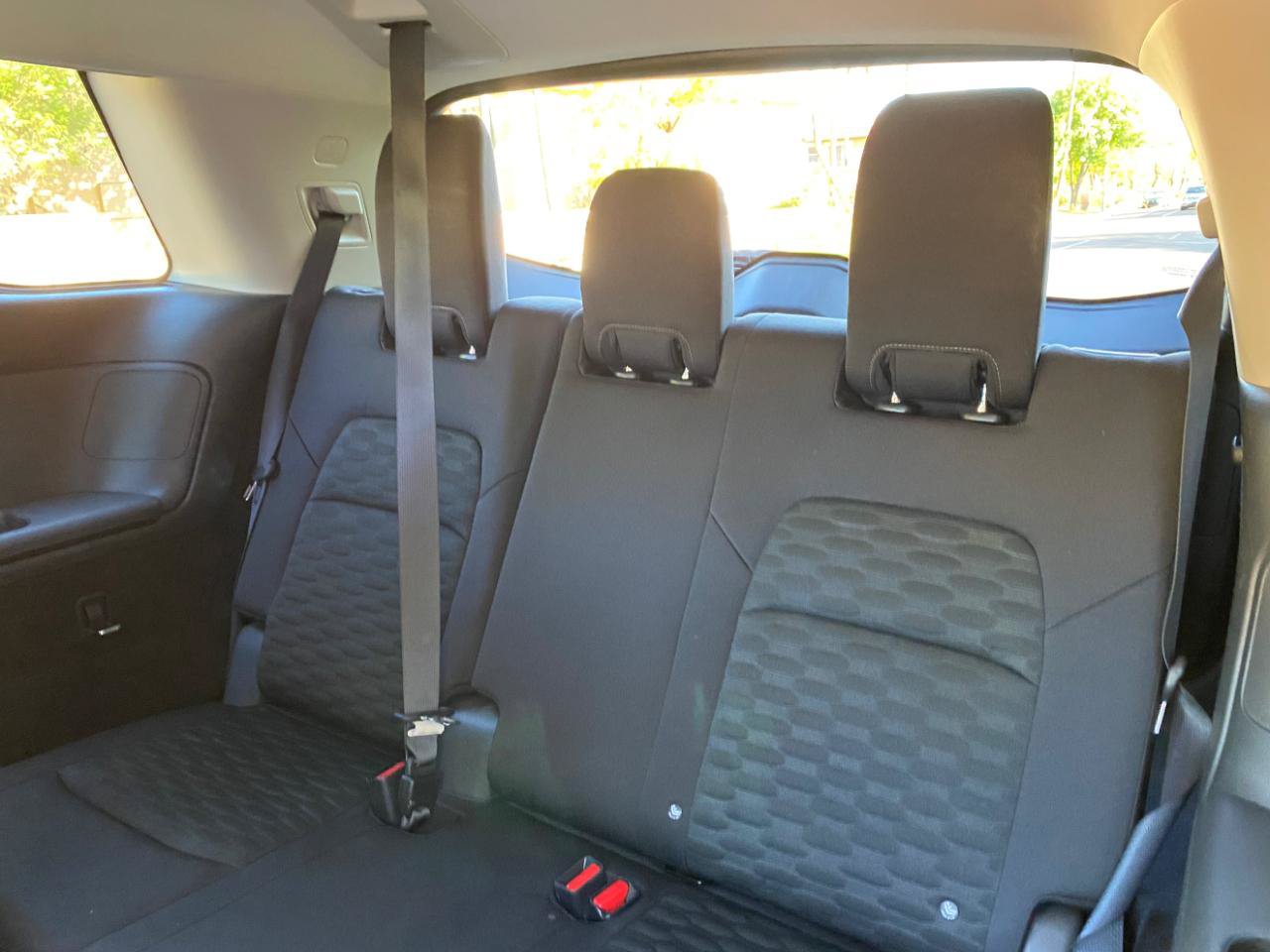 Used 2022 Nissan Pathfinder S FWD image 31