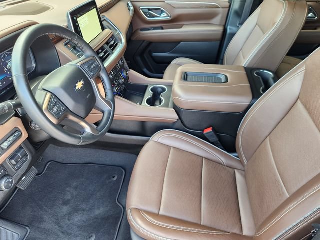Used 2023 Chevrolet Suburban High Country w/ Max Trailering Package AWD/4WD image 4