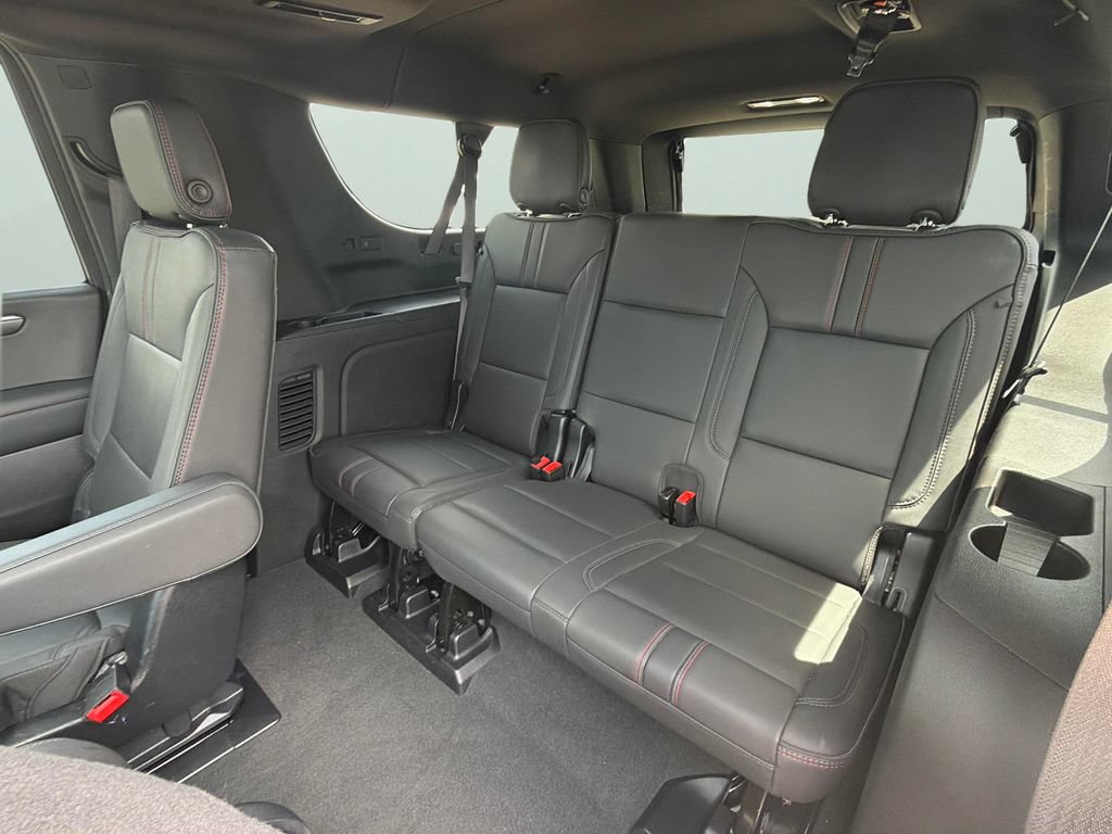 Certified 2025 Chevrolet Suburban RST w/ Comfort Package AWD/4WD image 33