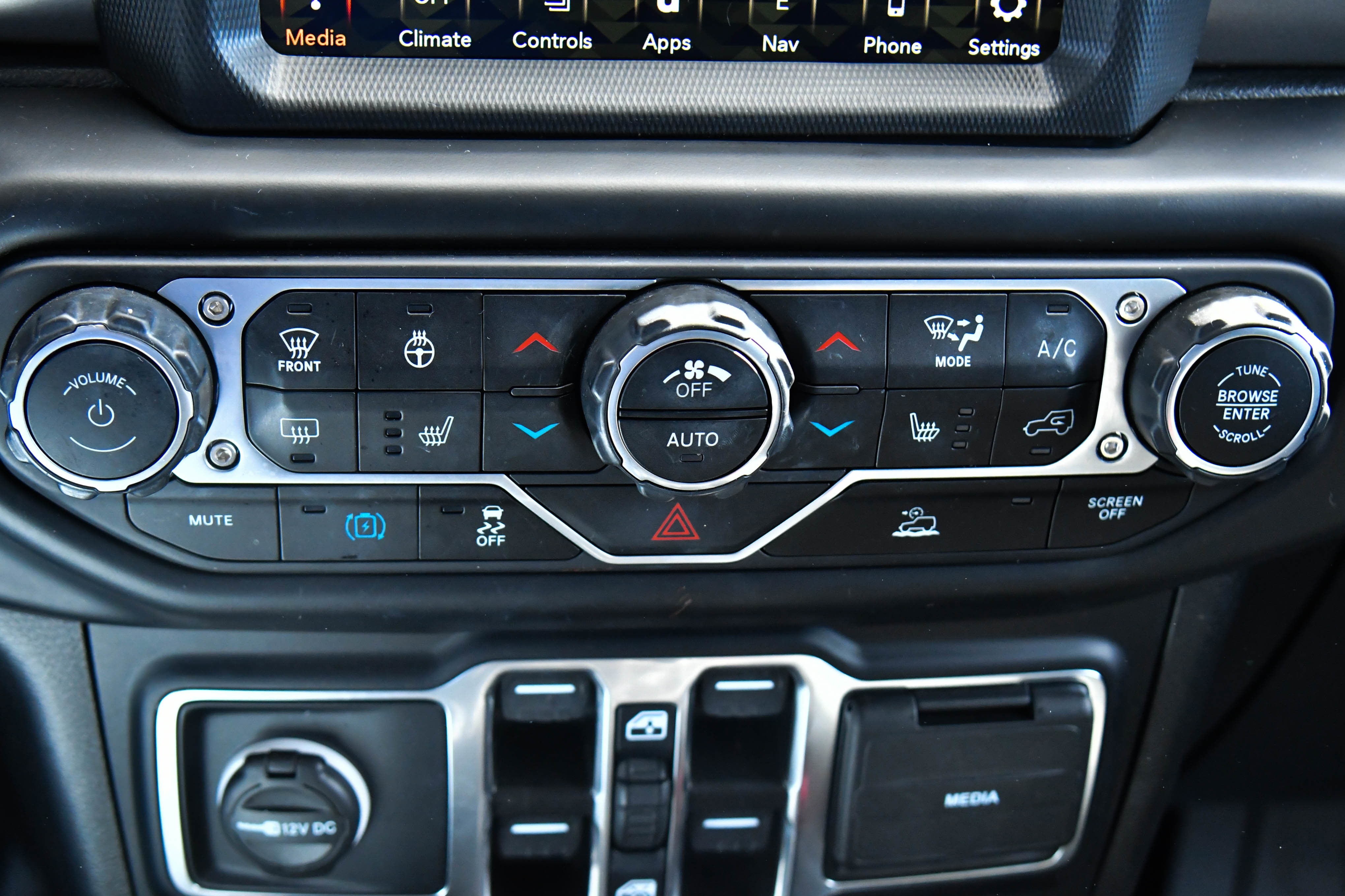 Used 2023 Jeep Wrangler Unlimited Rubicon 4xe w/ Steel Bumper Group image 27