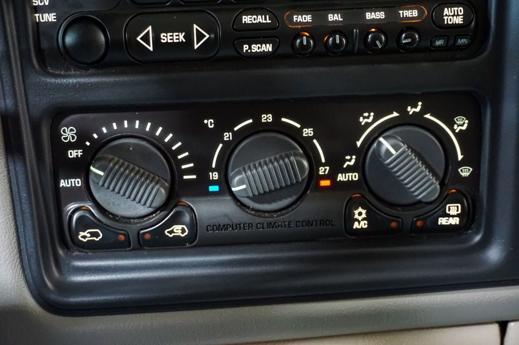 Used 2001 GMC Yukon XL 4WD image 22
